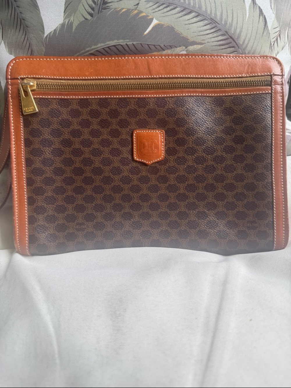 ❤️‍🔥❤️‍🔥 CELINE CLUTCH-GORGEOUS VINTAGE PIECE. ❤️‍🔥❤️‍🔥